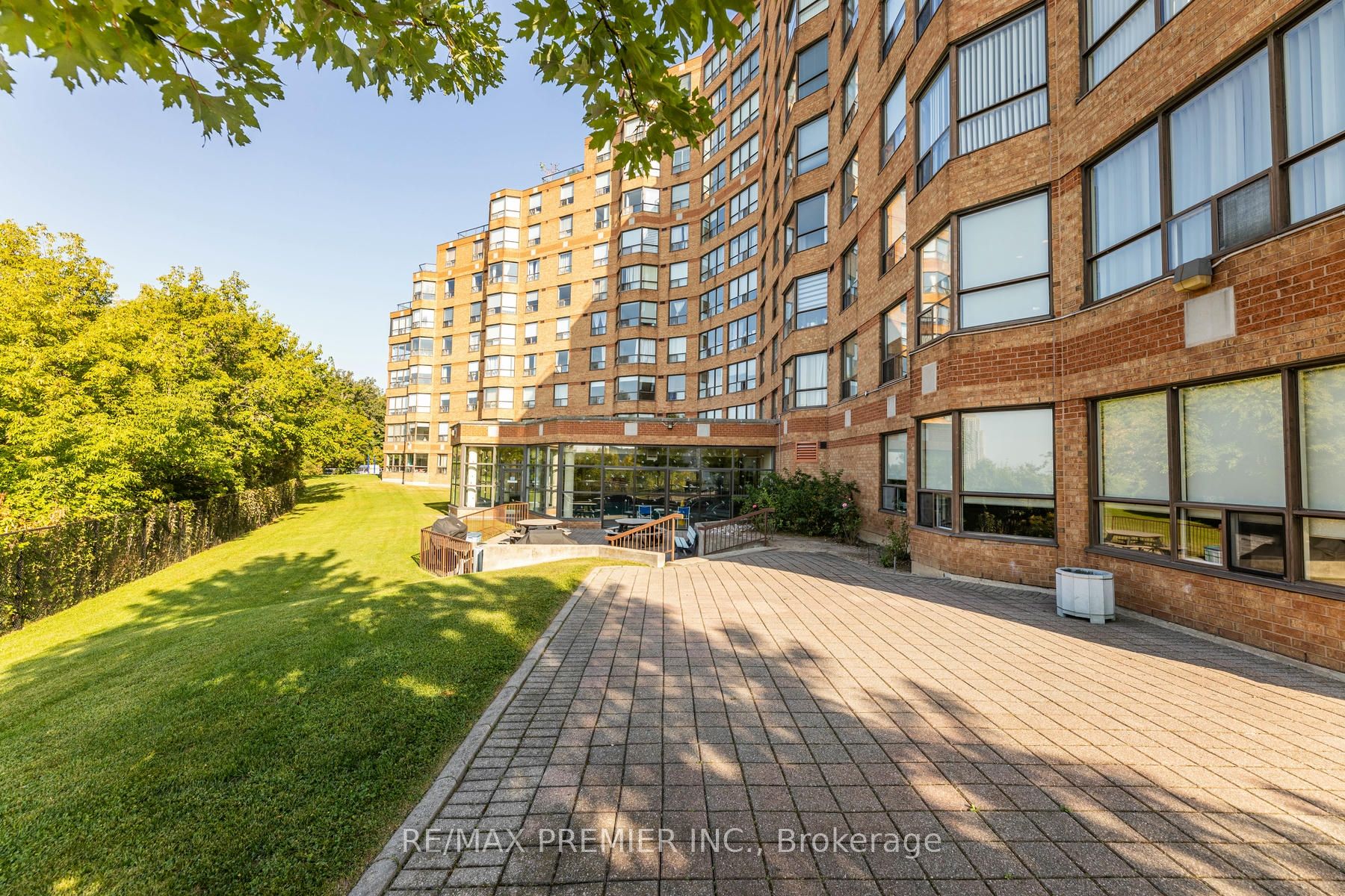 6 Humberline Dr 22 Property Photo 31