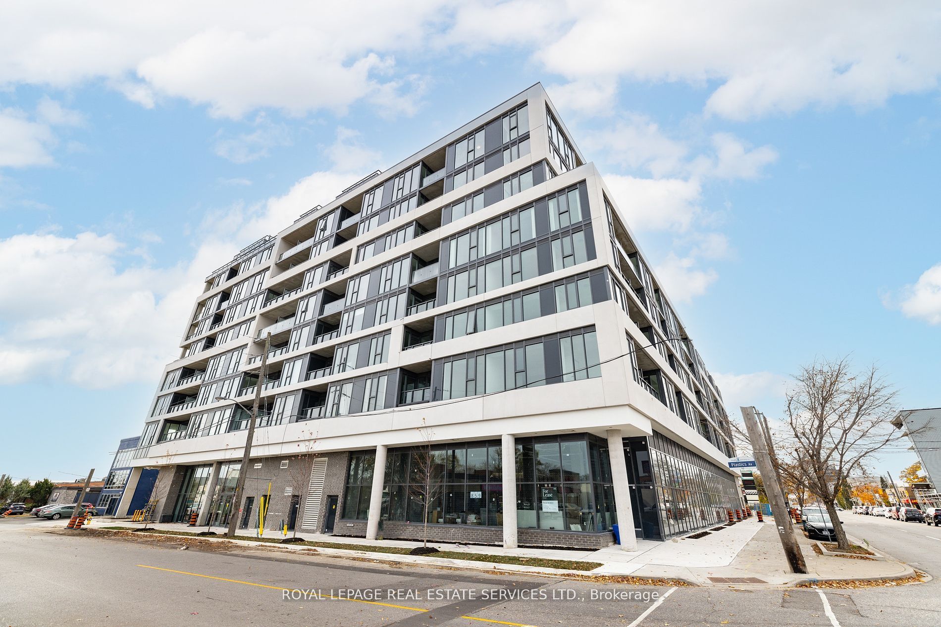 #1106 - 859 The Queensway Property Photo 2