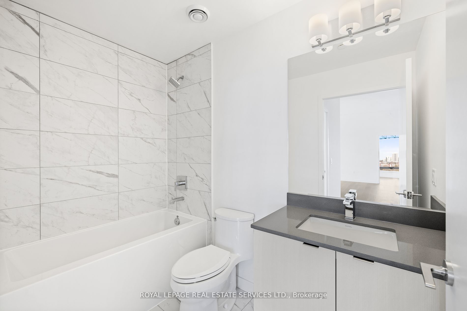#1106 - 859 The Queensway Property Photo 19