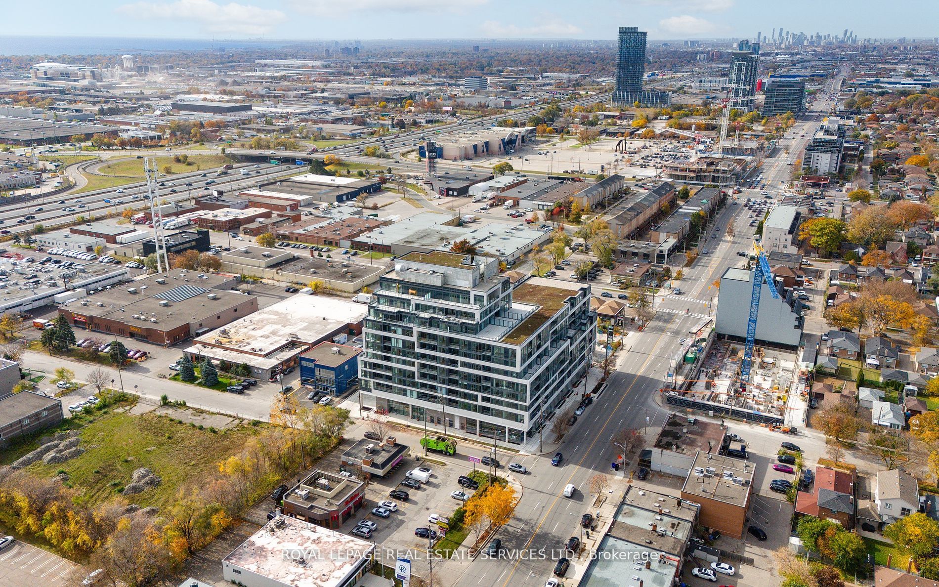 #1106 - 859 The Queensway Property Photo 28