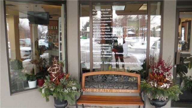 #1213 - 1107 Lorne Park Road Property Photo 3