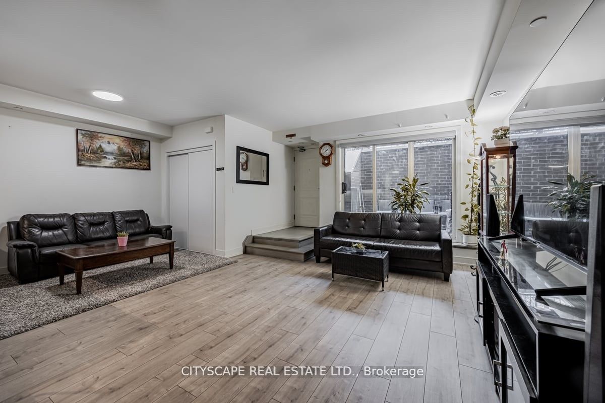 #1 - 66 Longbranch Avenue Property Photo 7