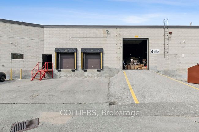 #1a - 77 St Regis Crescent Property Photo 16