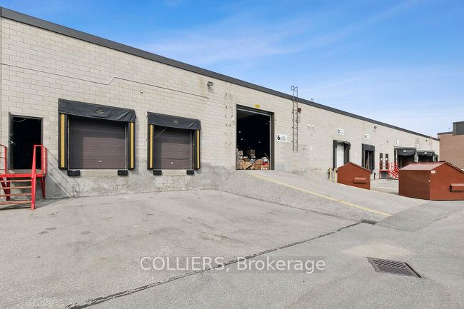 #1a - 77 St Regis Crescent Property Photo 17