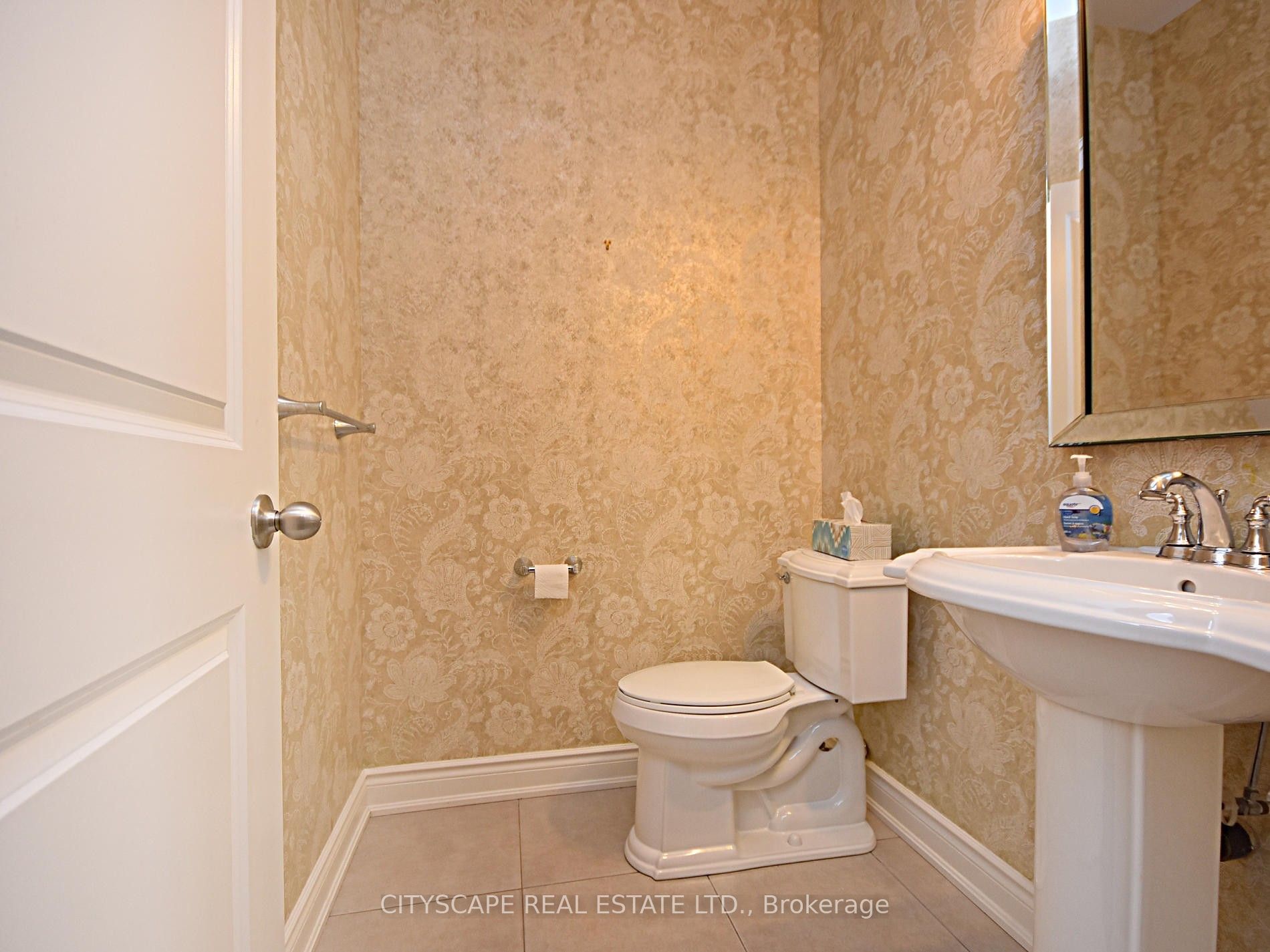 3229 Trailside Dr Property Photo 5