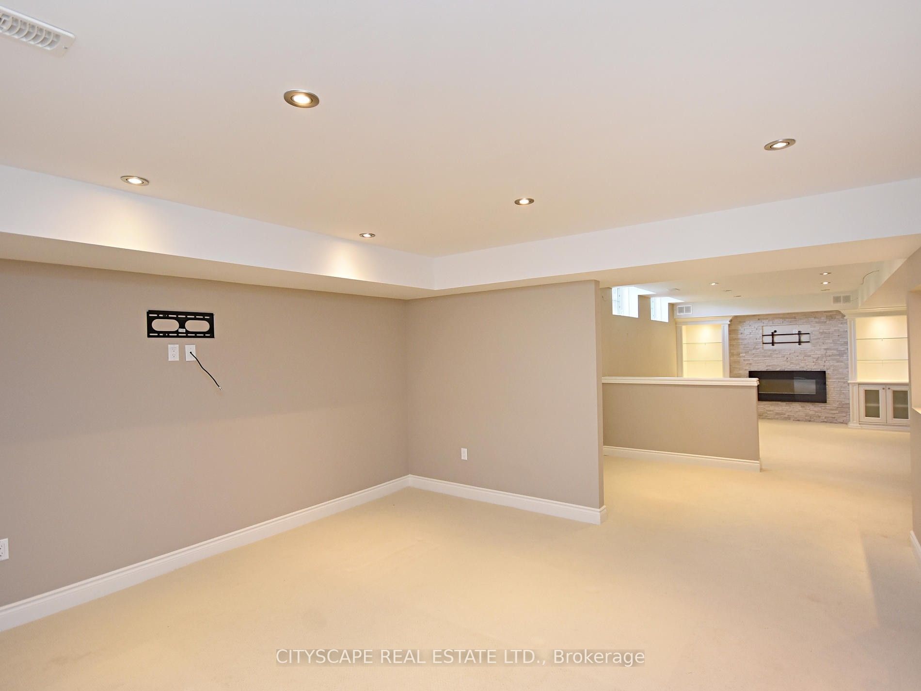 3229 Trailside Dr Property Photo 24