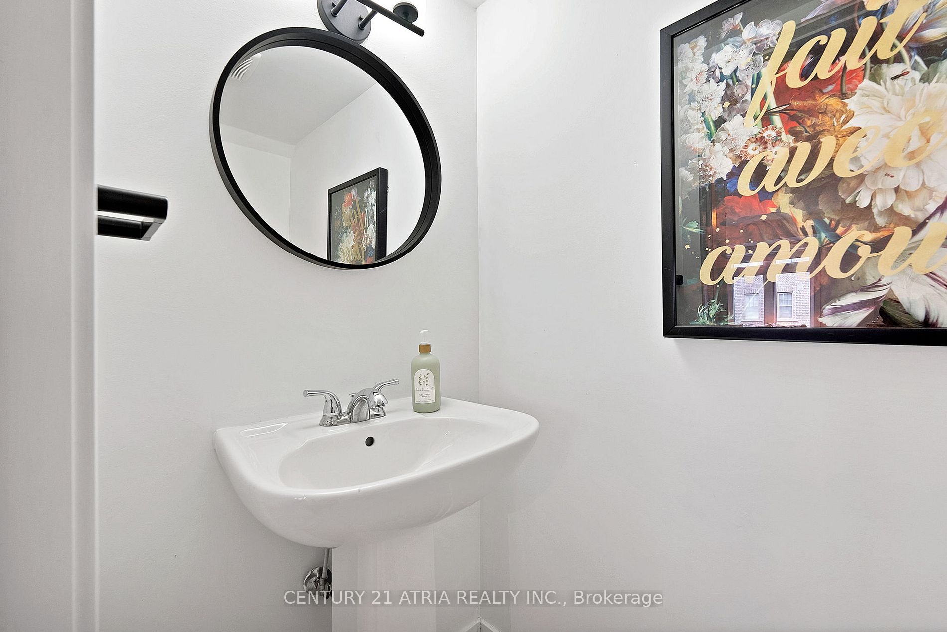 100 Parrotta Dr 108 Property Photo 23