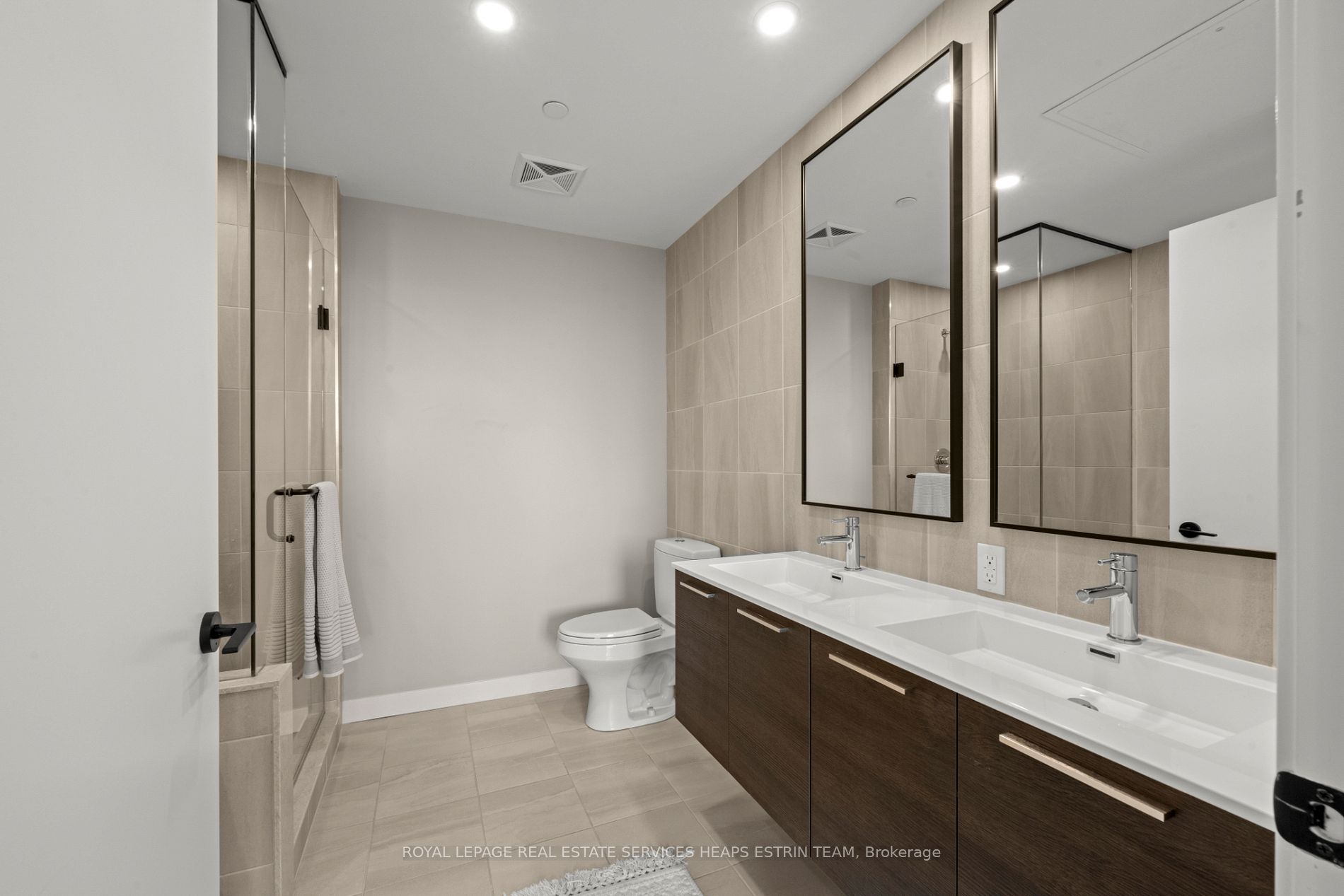 2118 Bloor St W 05 Property Photo 4