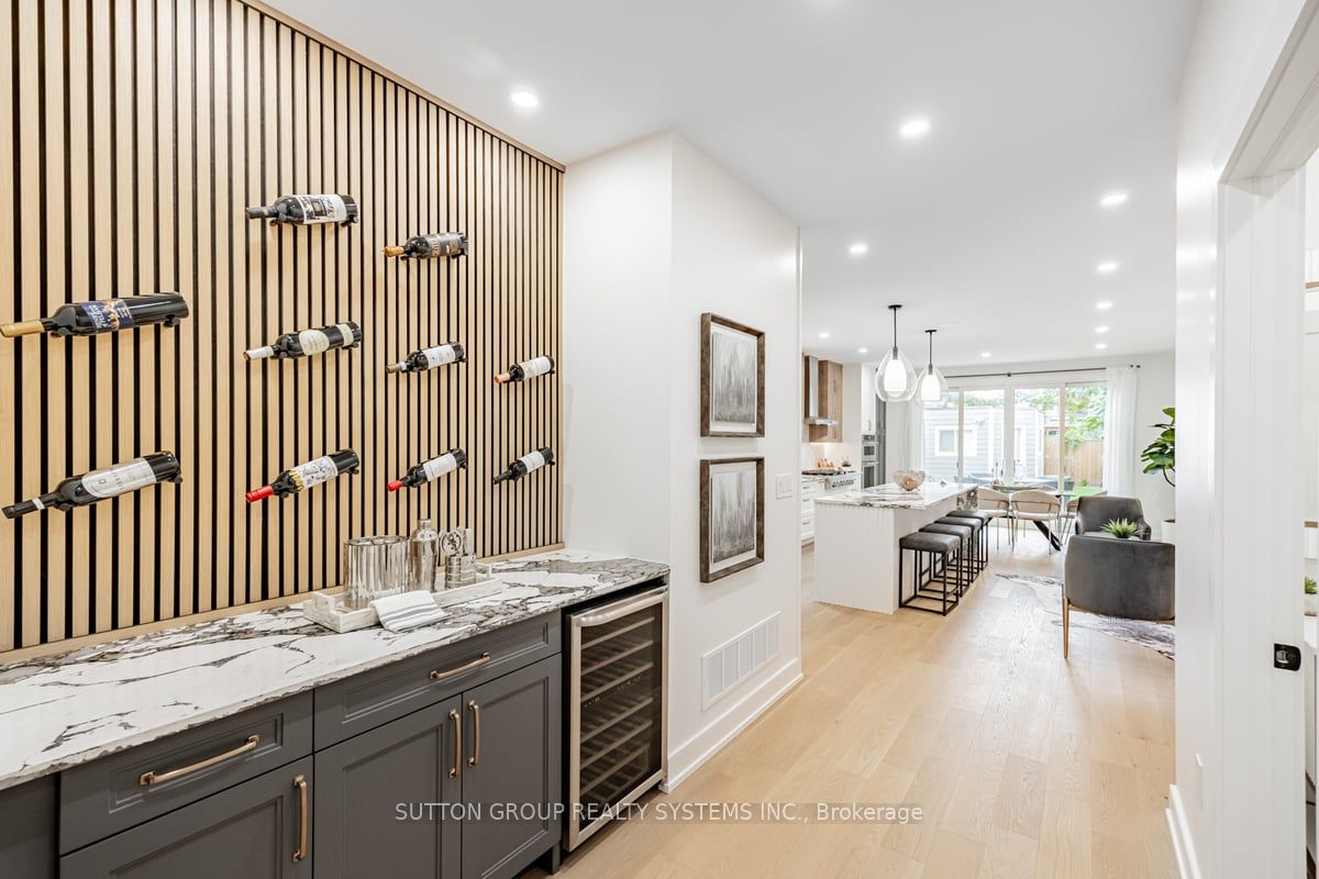 203 Medland St Property Photo 5