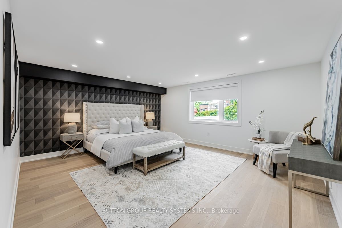 203 Medland St Property Photo 8
