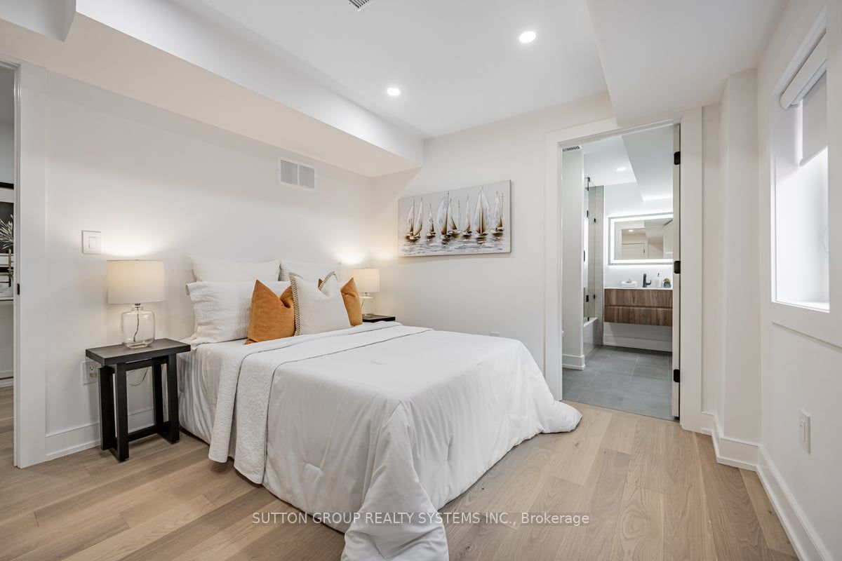 203 Medland St Property Photo 13