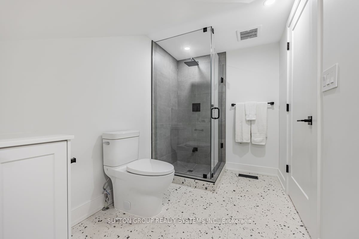 203 Medland St Property Photo 20