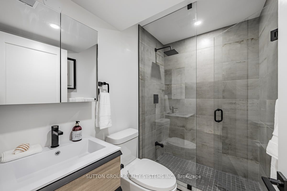 203 Medland St Property Photo 28