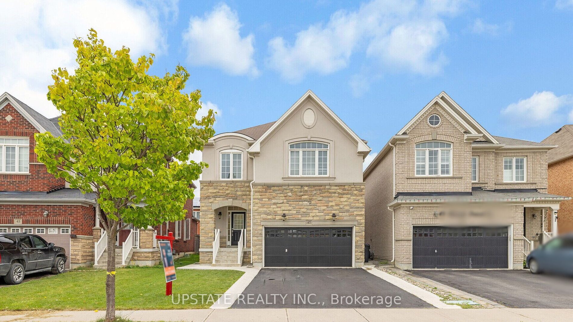 47 Denali Cres Property Photo 1