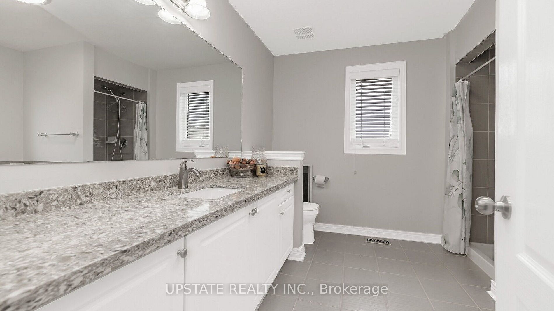 47 Denali Cres Property Photo 13