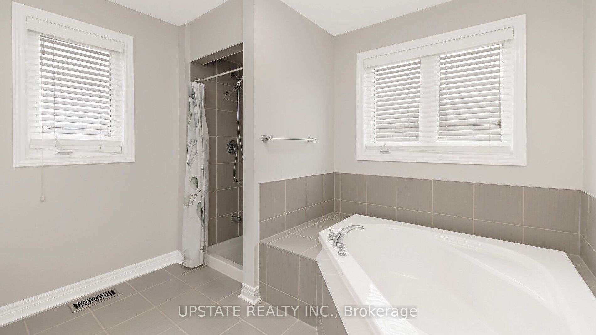 47 Denali Cres Property Photo 14