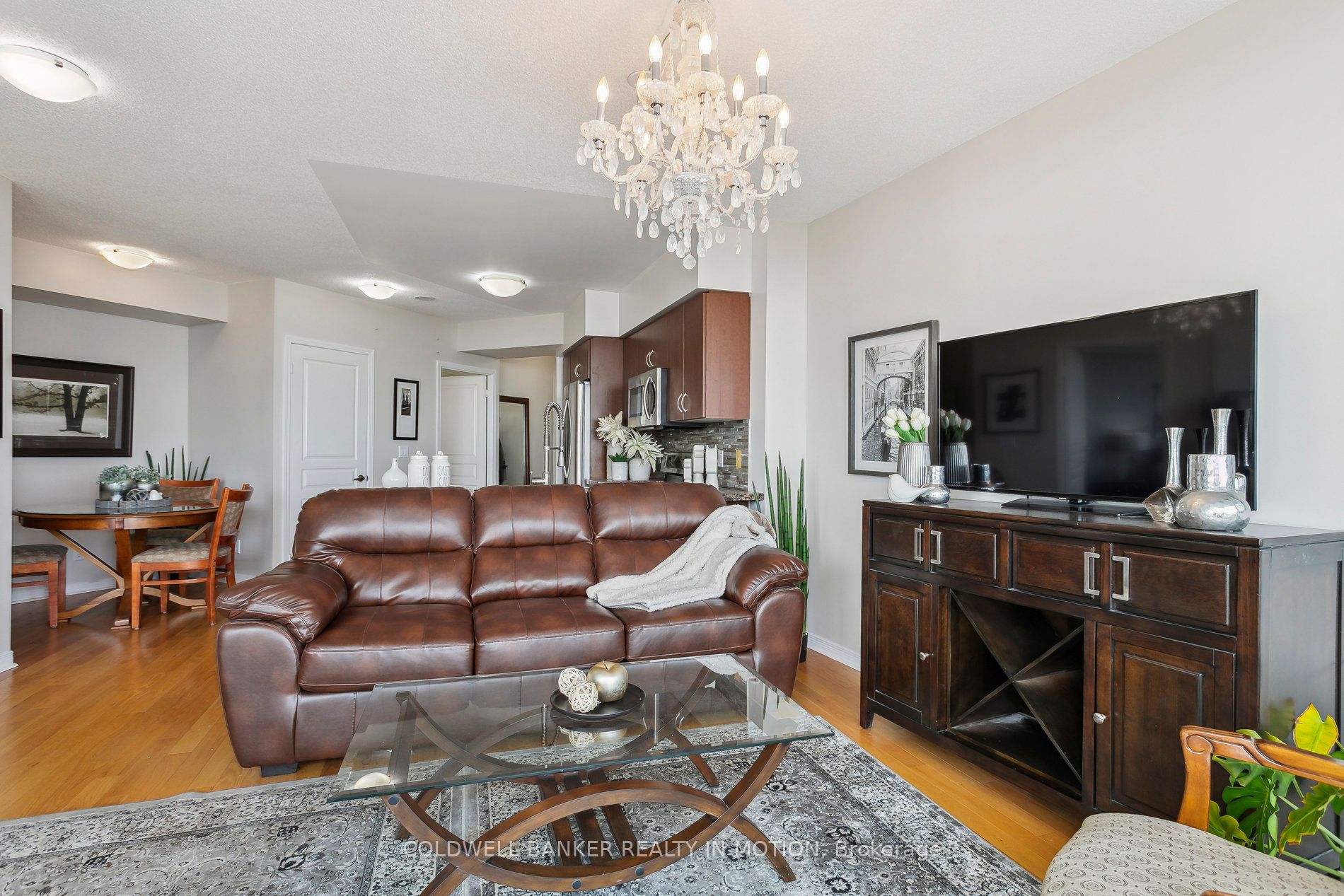 2240 Lake Shore Blvd 08 Property Photo 11