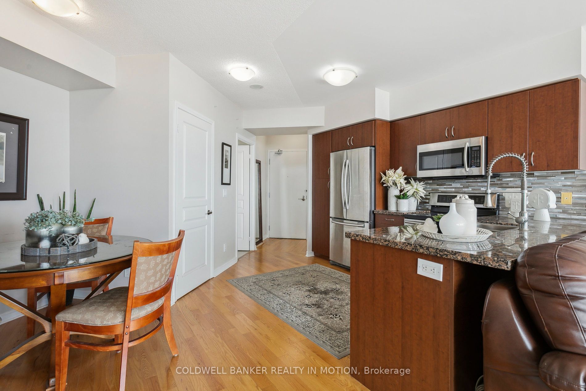 2240 Lake Shore Blvd 08 Property Photo 32