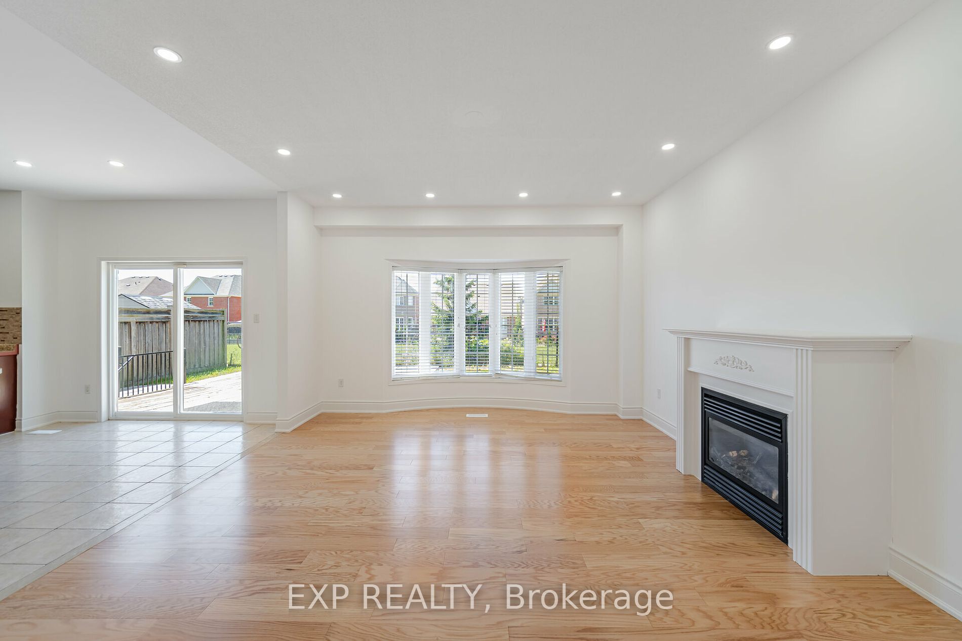 1002 Vickerman Way Property Photo 2