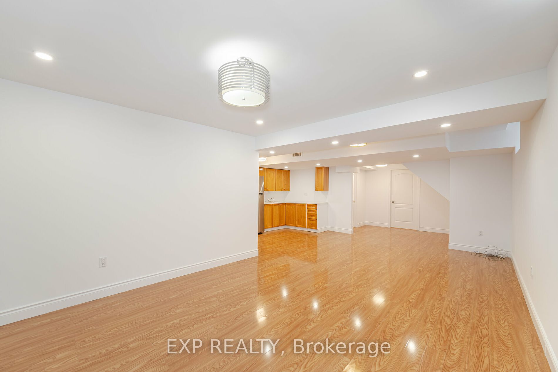 1002 Vickerman Way Property Photo 11
