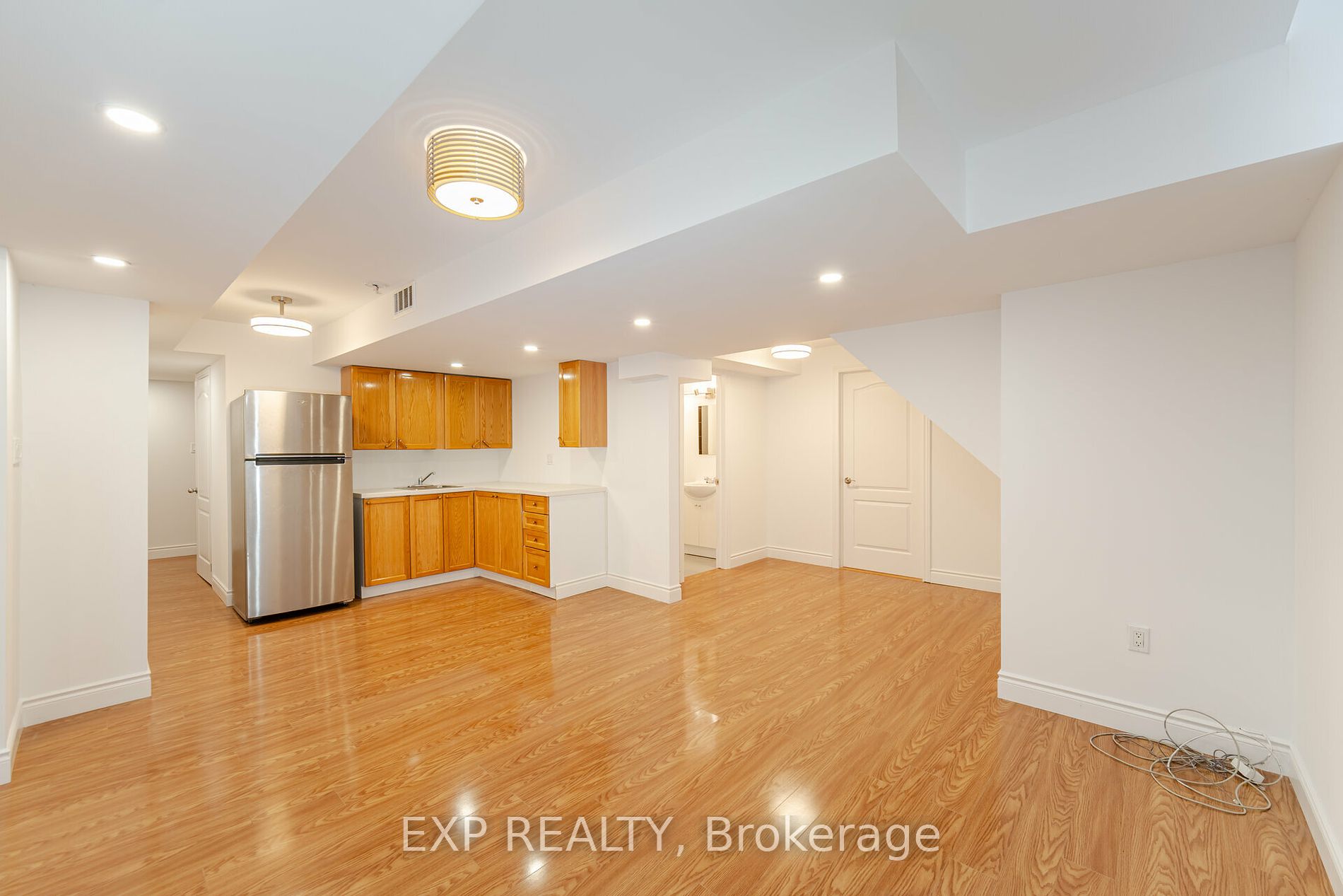 1002 Vickerman Way Property Photo 13