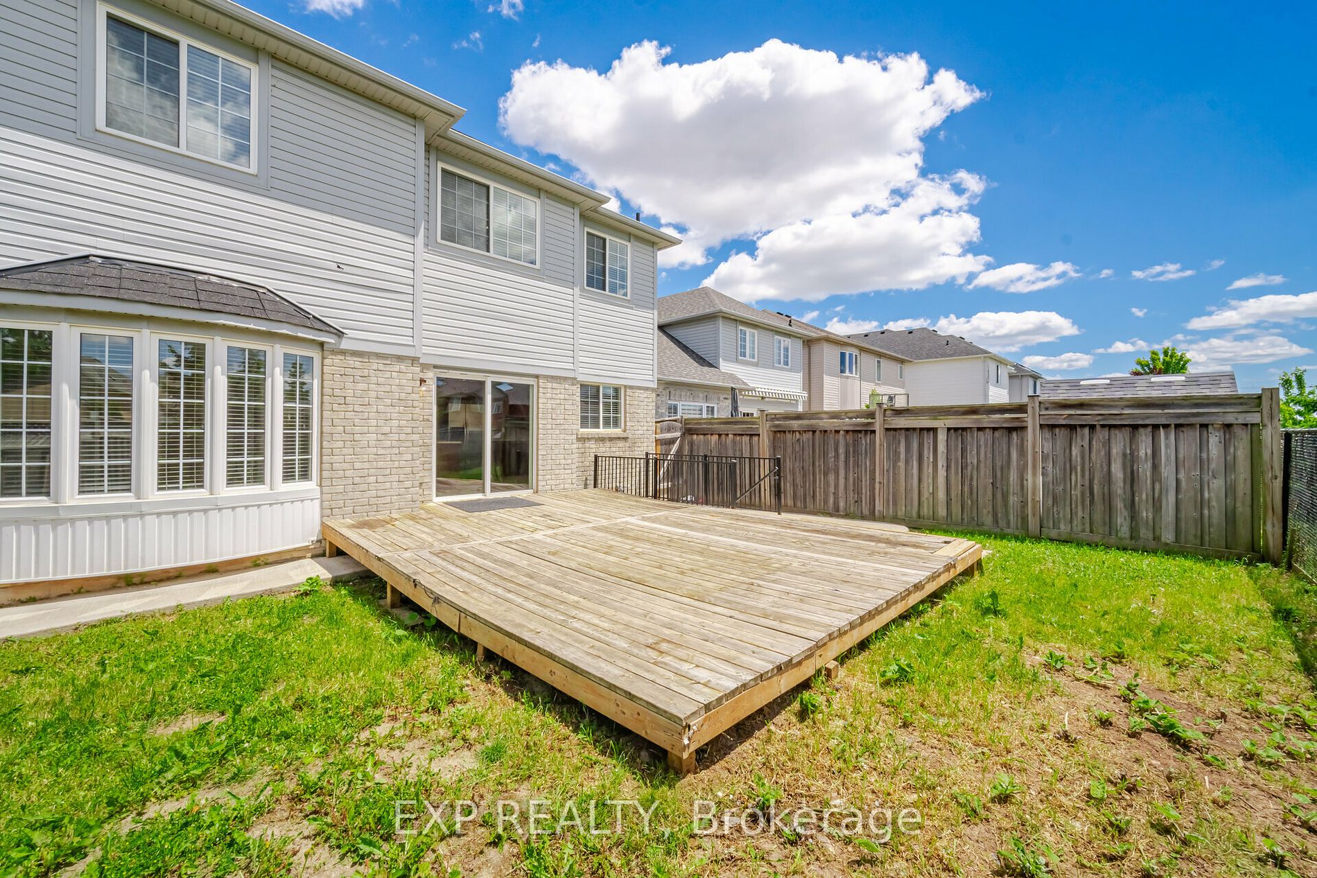 1002 Vickerman Way Property Photo 15