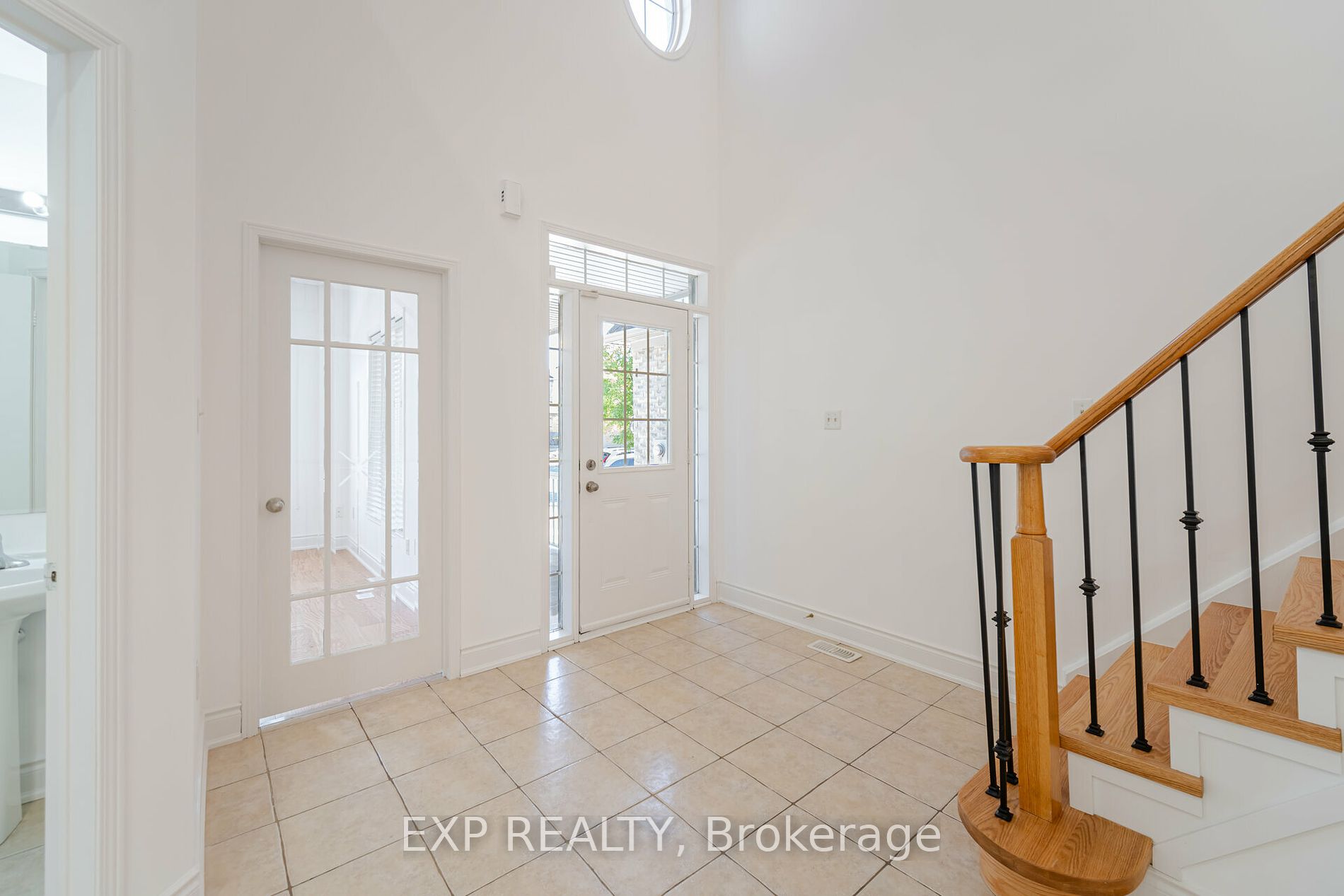 1002 Vickerman Way Property Photo 21