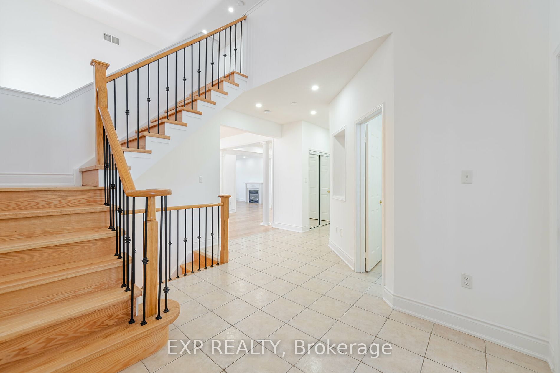 1002 Vickerman Way Property Photo 22