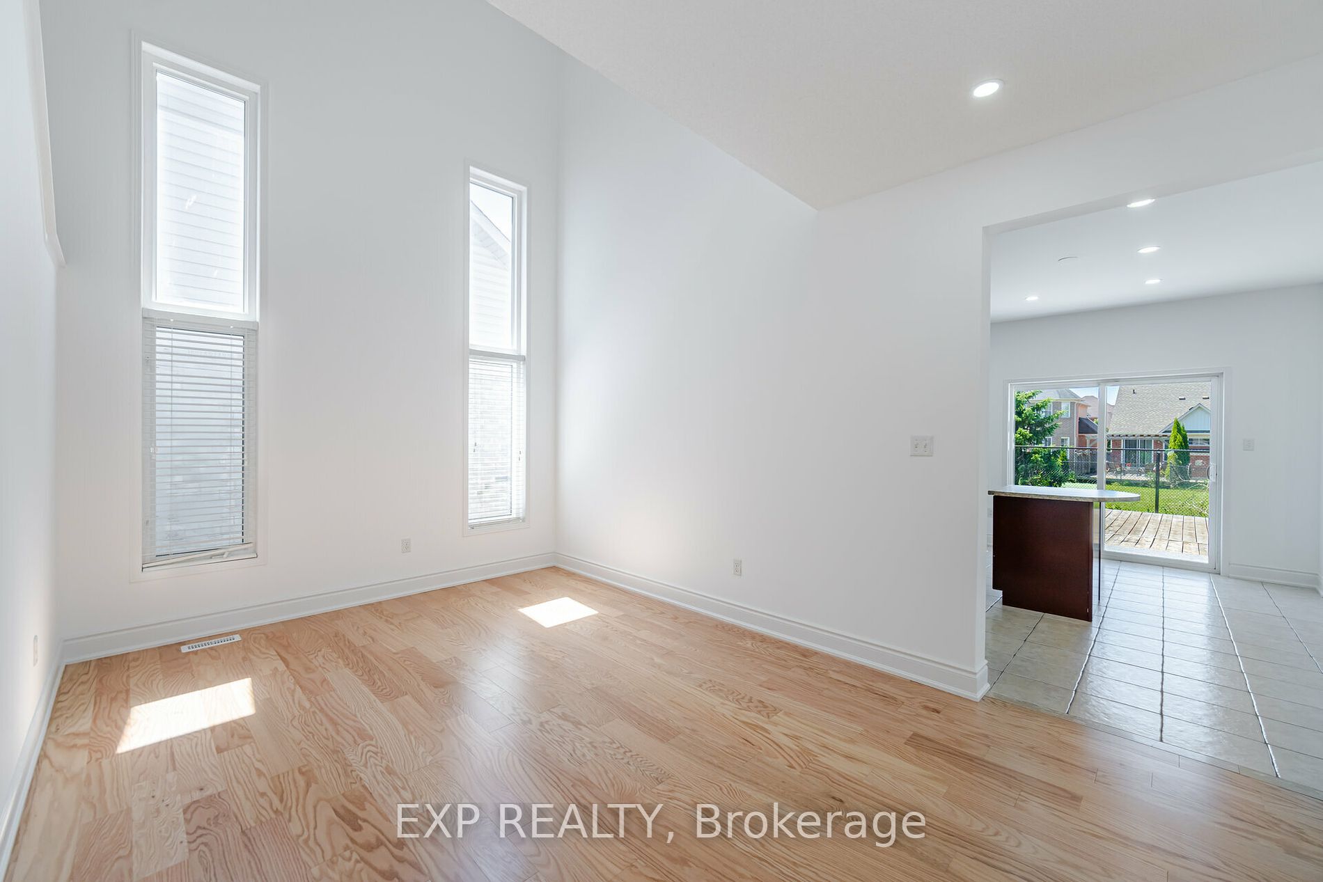 1002 Vickerman Way Property Photo 24