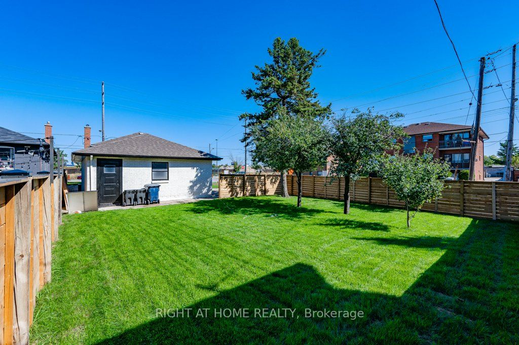 435 Evans Avenue Property Photo 22