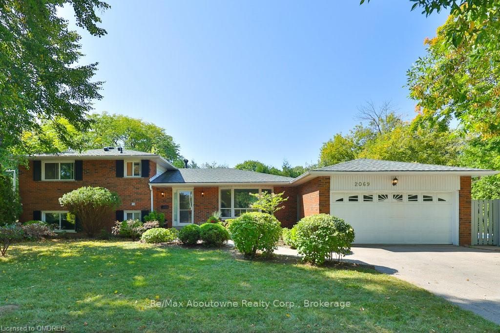 2069 Thornlea Drive Property Photo 1
