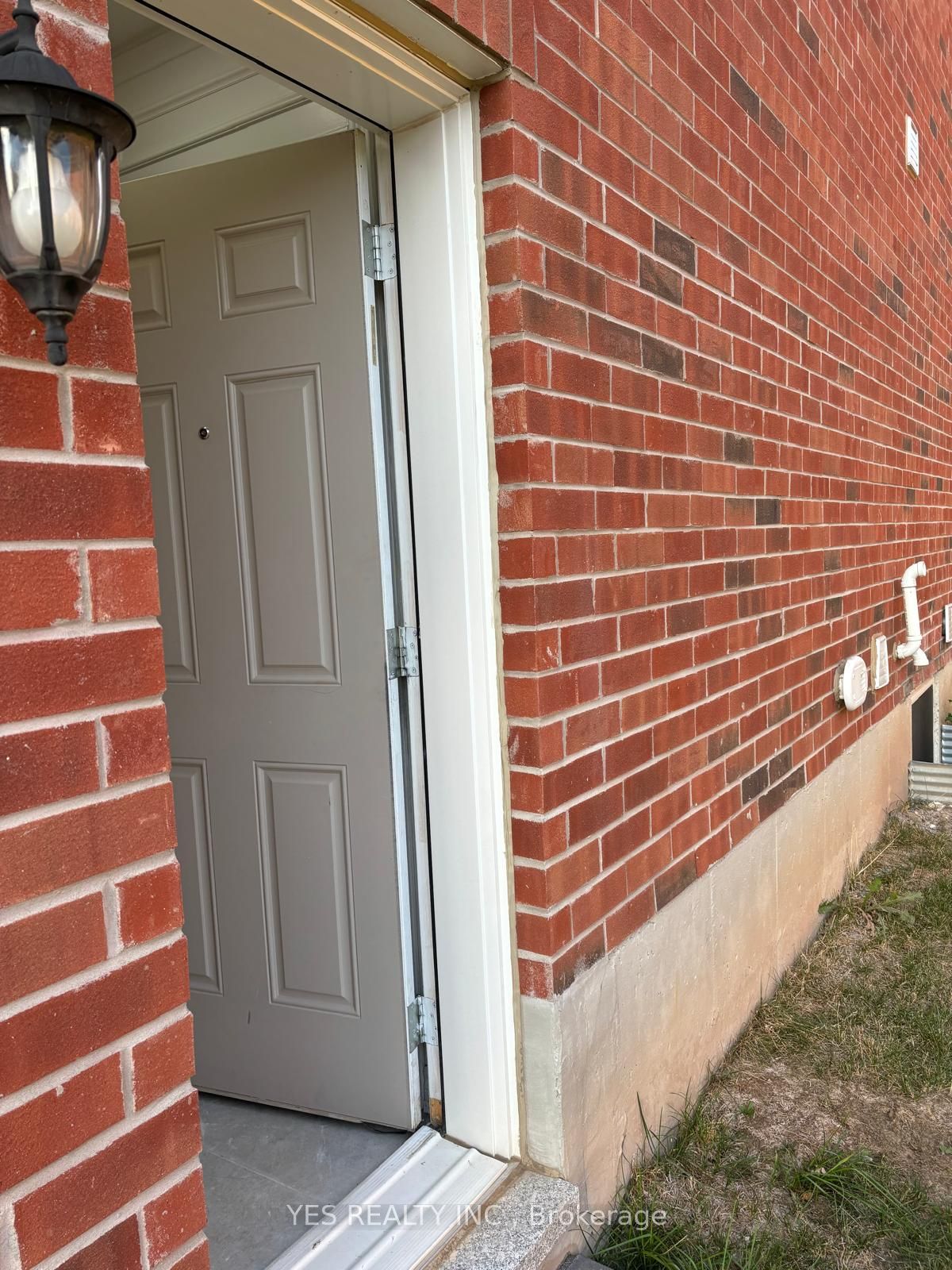 1273 Whitney Terrace Property Photo 2