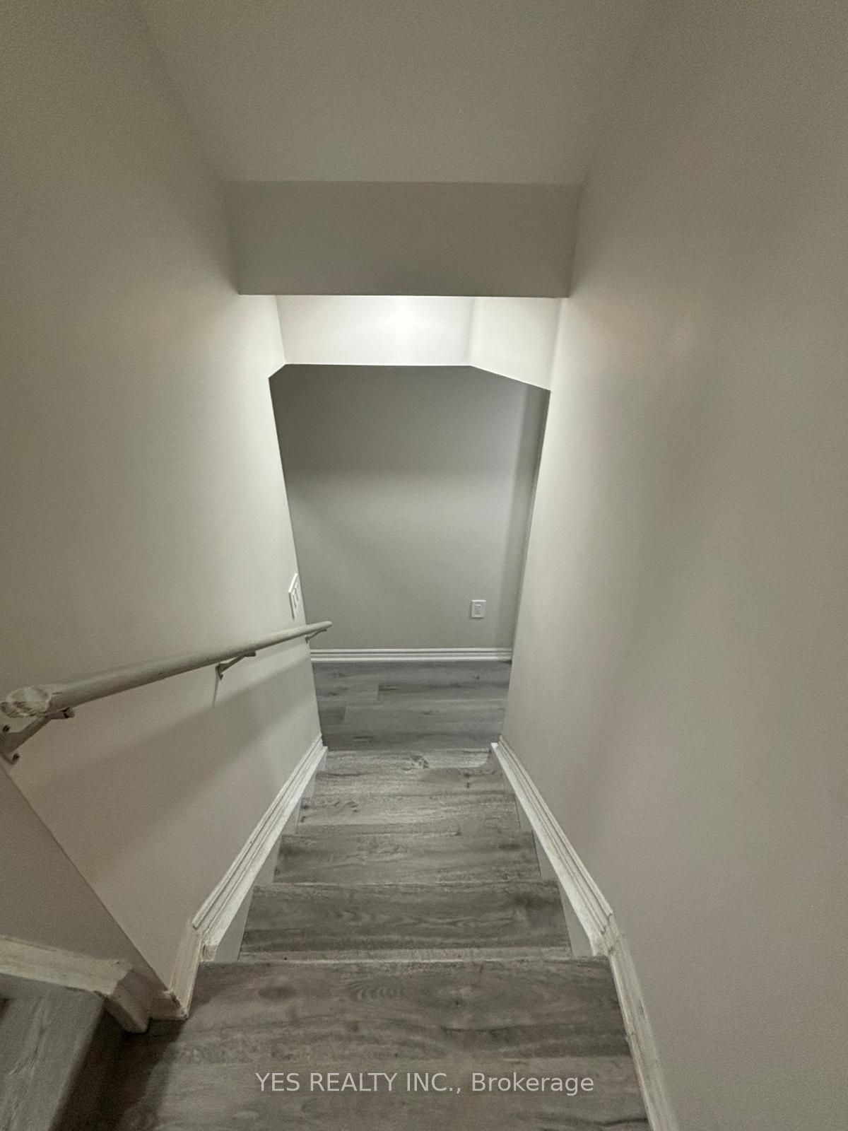 1273 Whitney Terrace Property Photo 5
