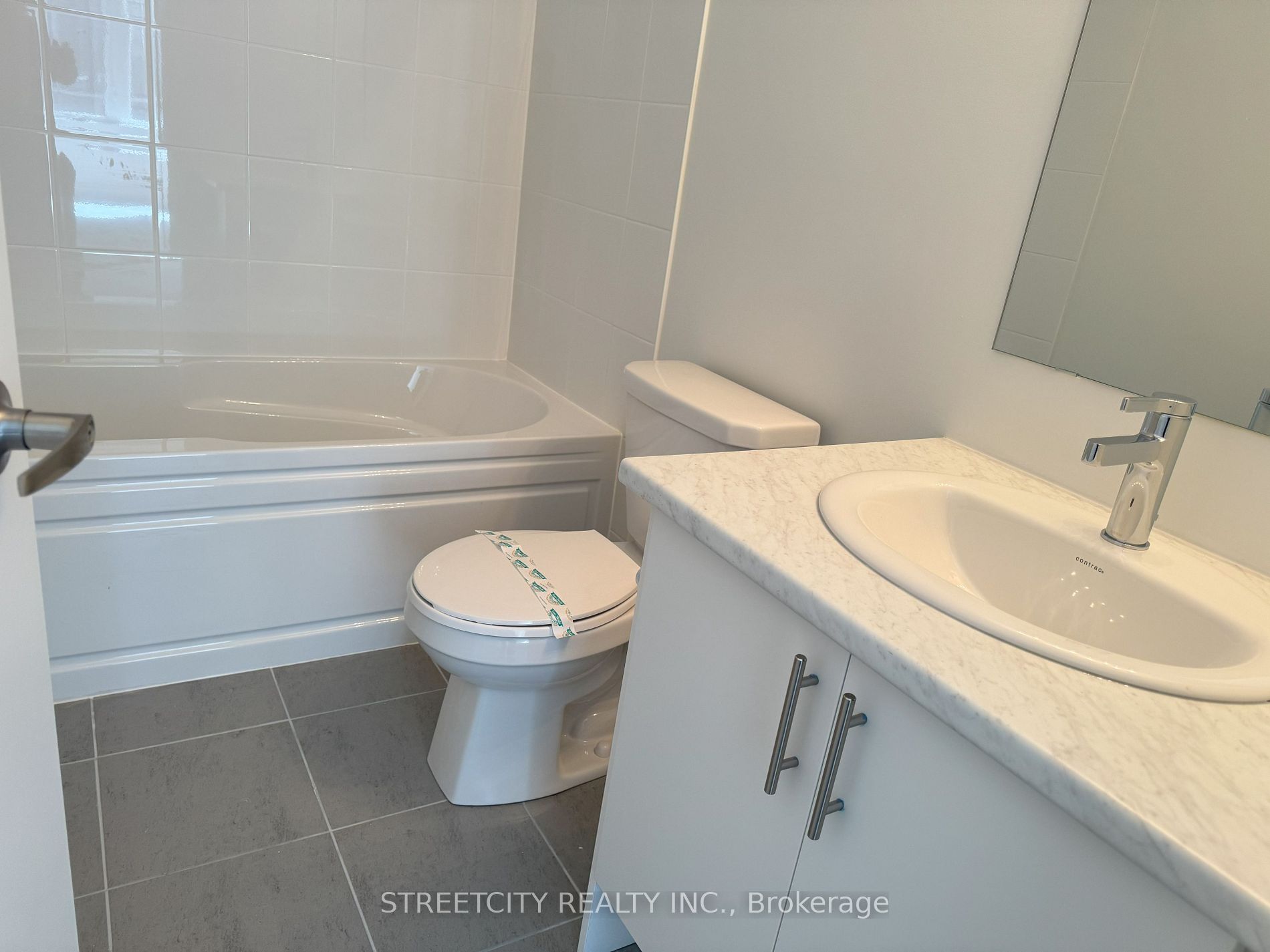 3421 Ridgeway Dr 167 Property Photo 9