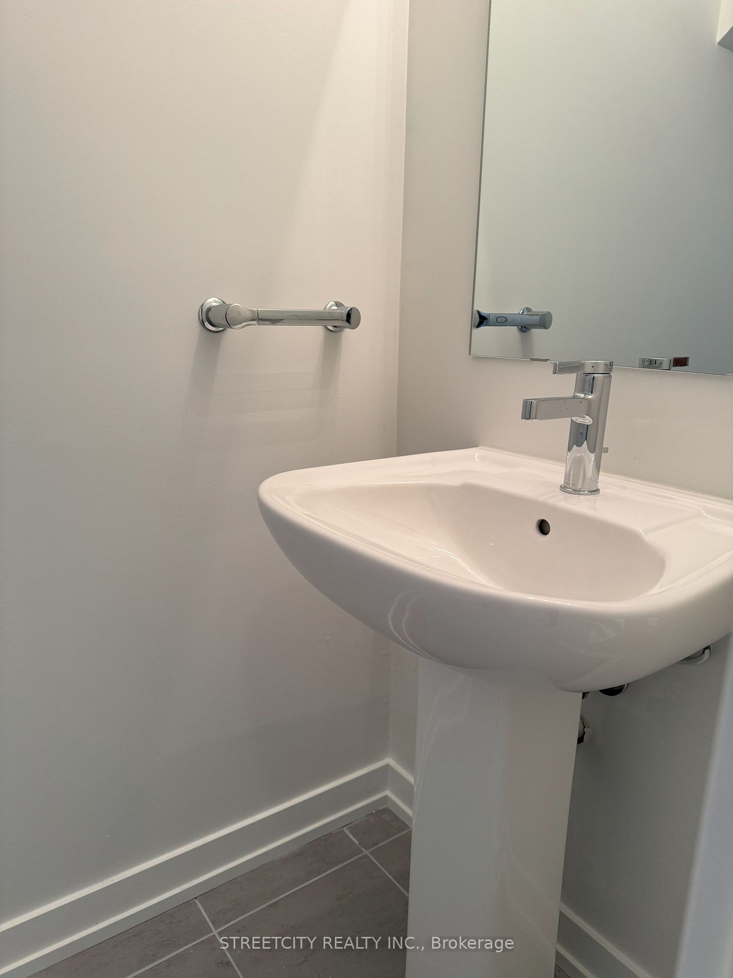 3421 Ridgeway Dr 167 Property Photo 22