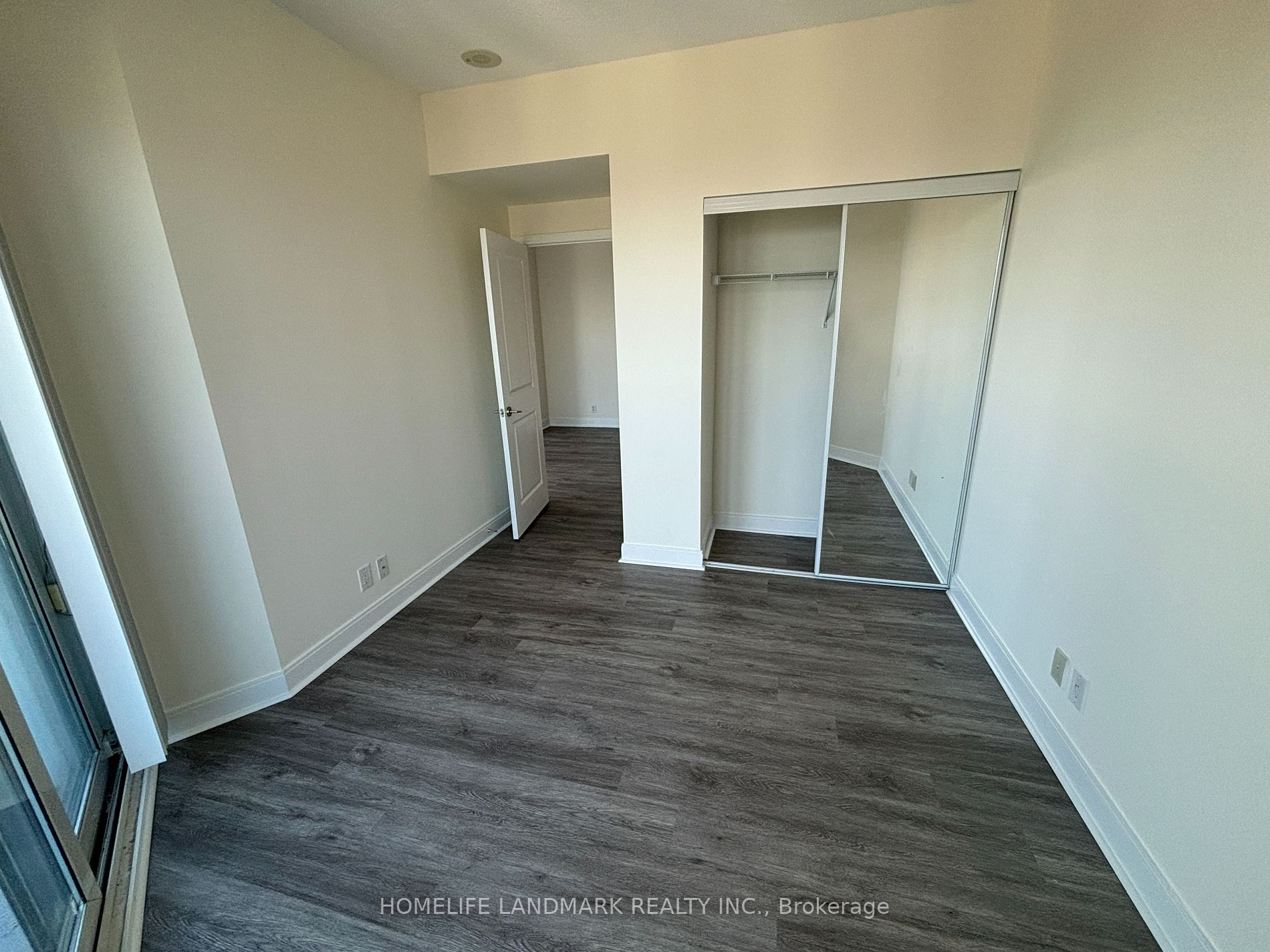 60 Absolute Ave 02 Property Photo 2