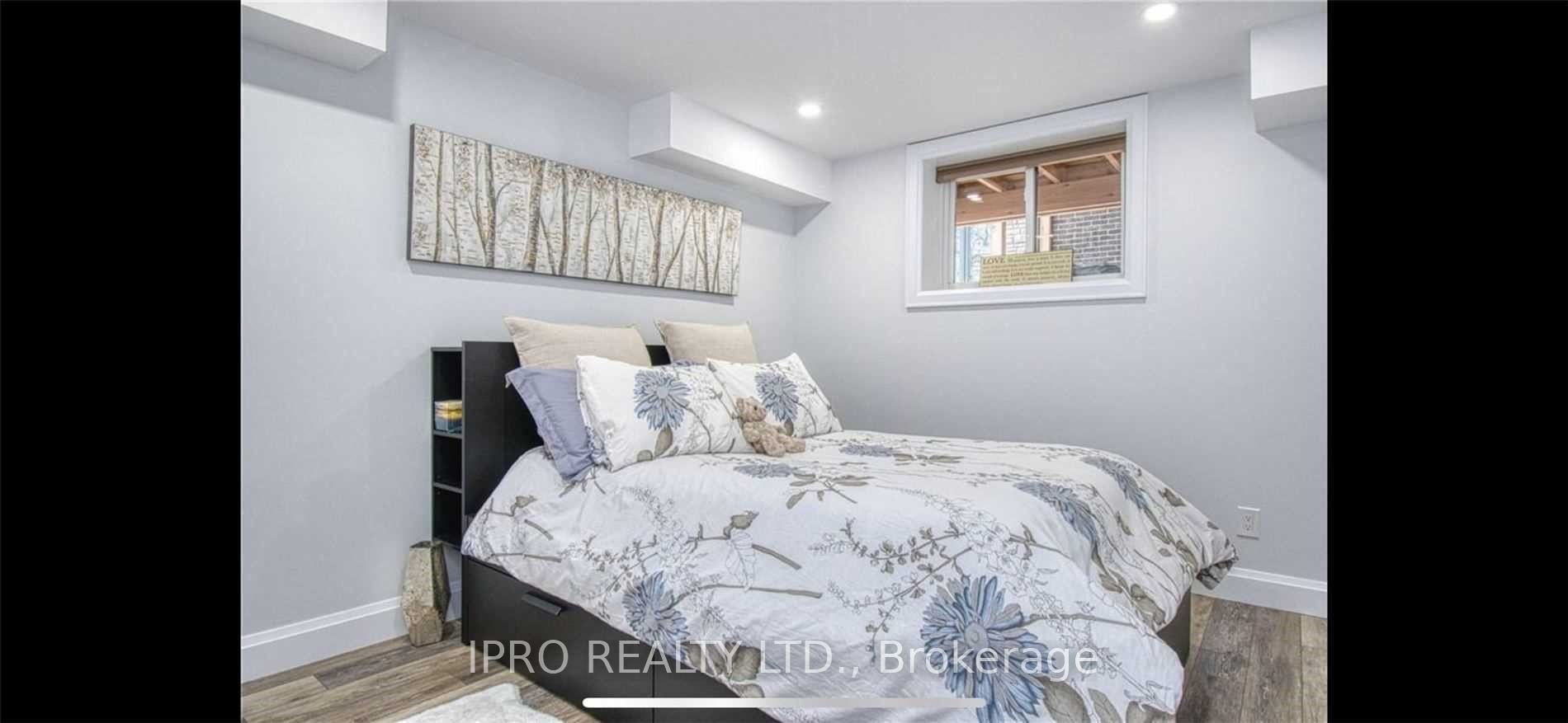 1491 Burloak Dr Property Photo 6