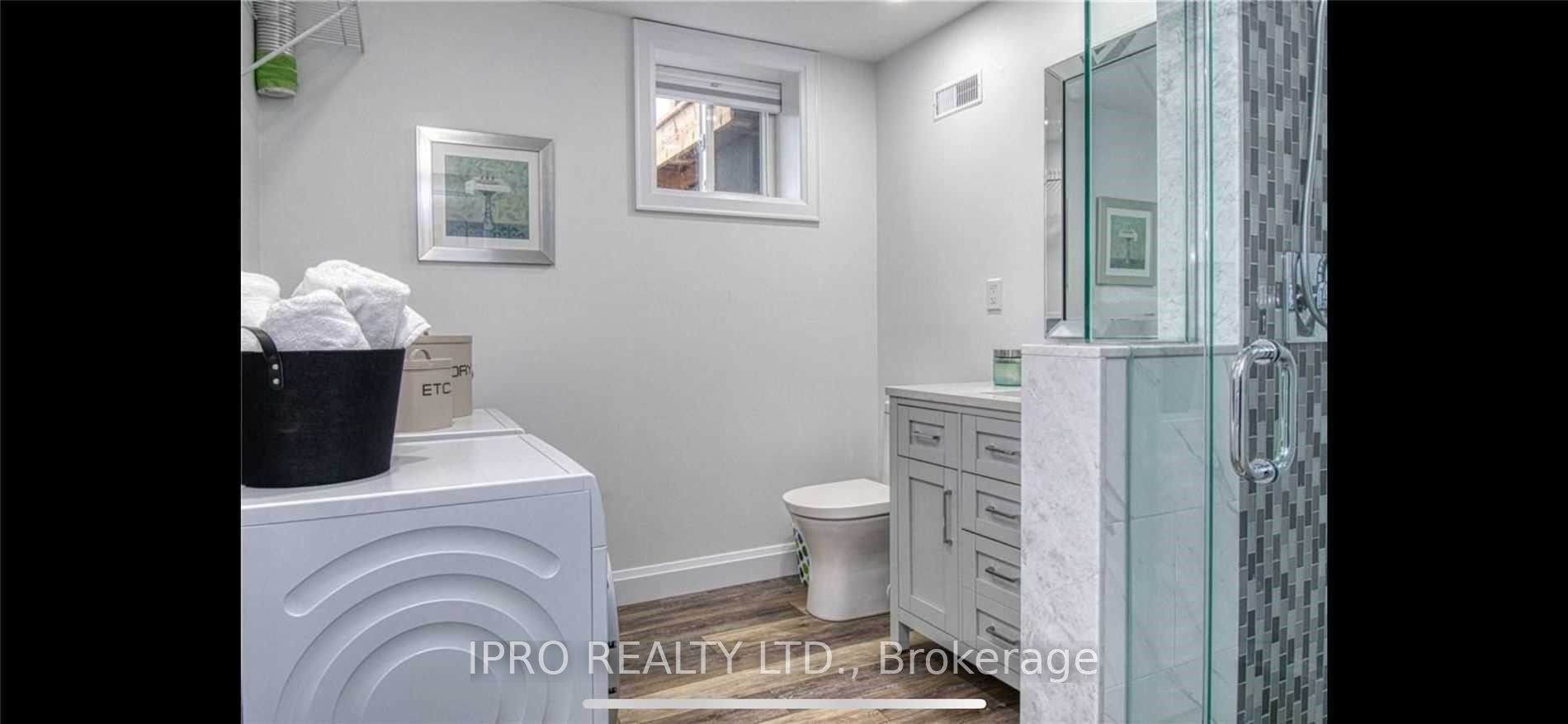1491 Burloak Dr Property Photo 10