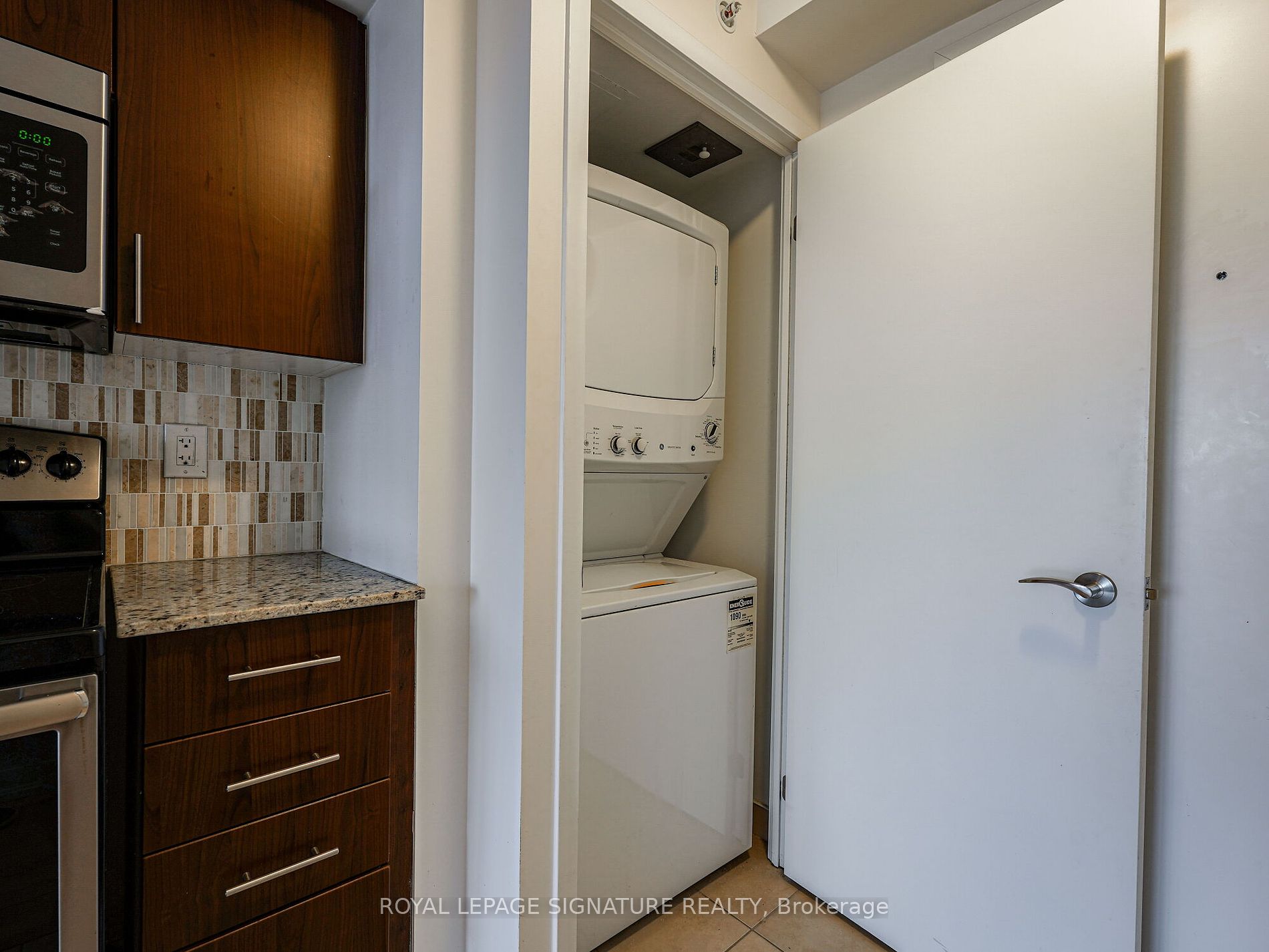 830 Lawrence Ave W 1703 Property Photo 8