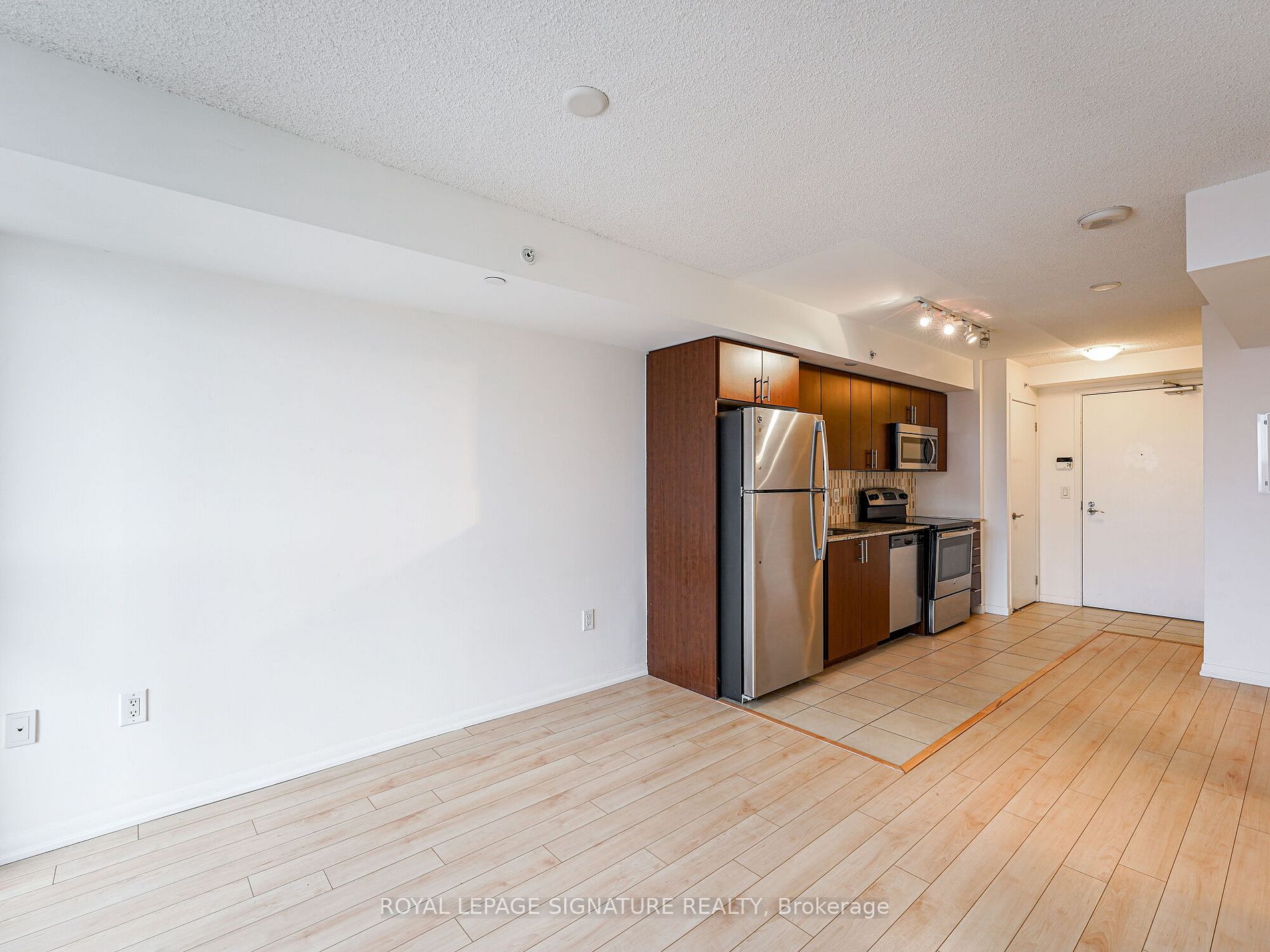 830 Lawrence Ave W 1703 Property Photo 11