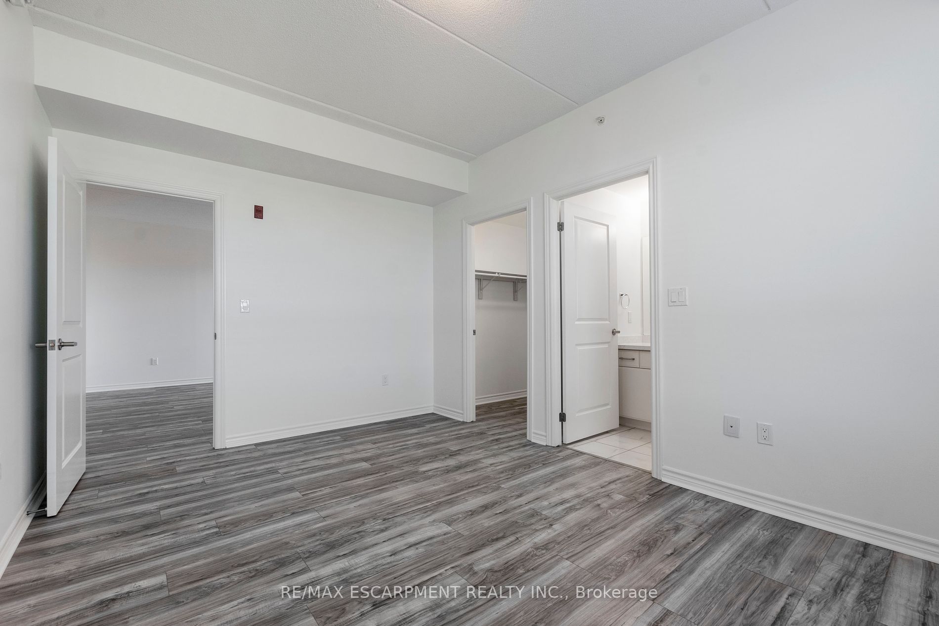 630 Sauve St 301 Property Photo 10