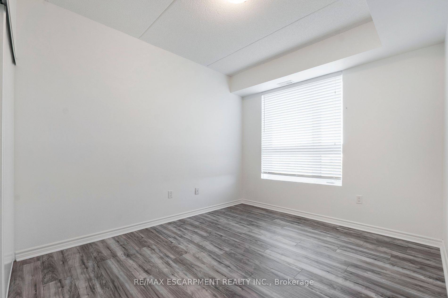 630 Sauve St 301 Property Photo 15
