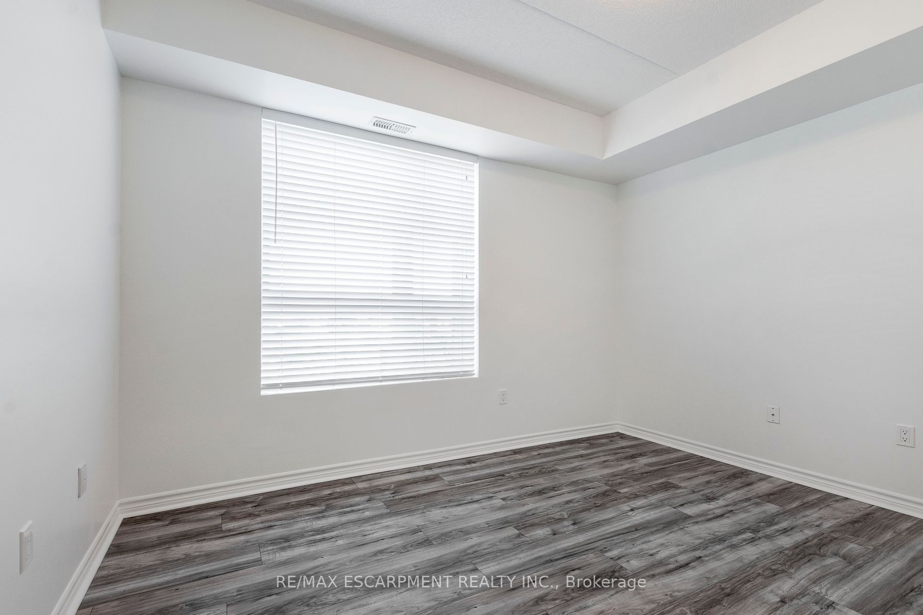630 Sauve St 301 Property Photo 18