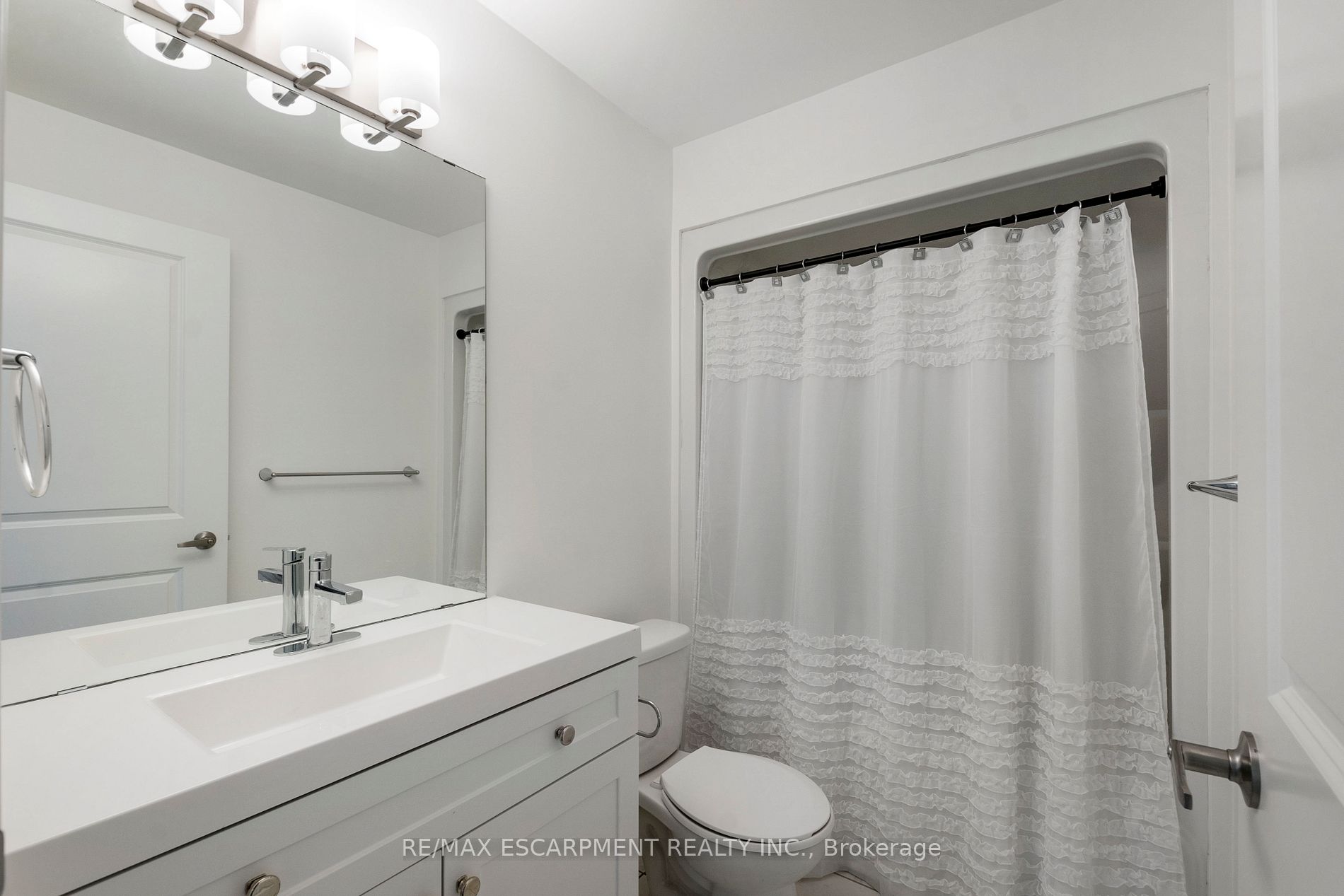 630 Sauve St 301 Property Photo 21