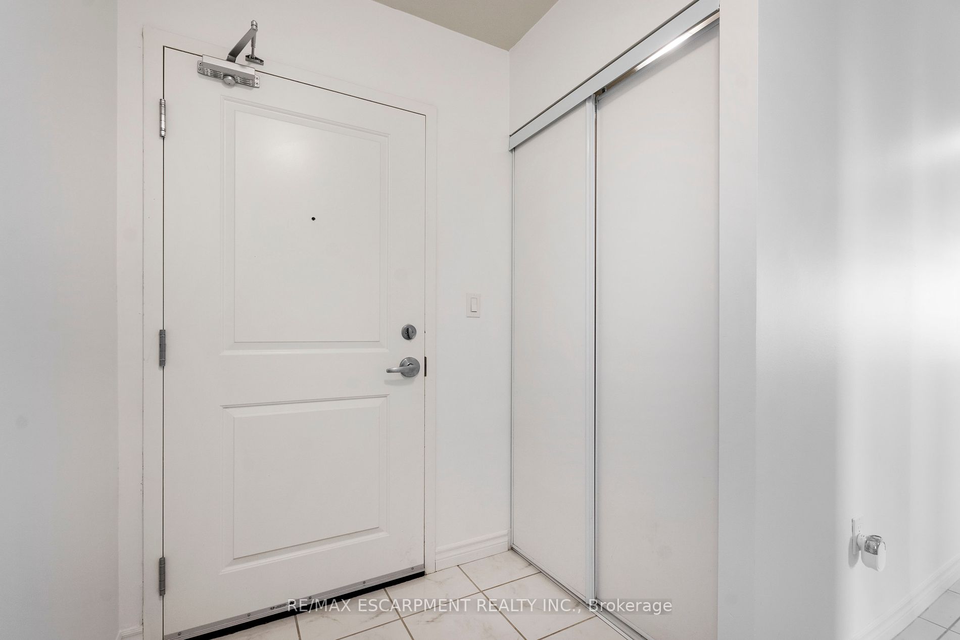 630 Sauve St 301 Property Photo 37