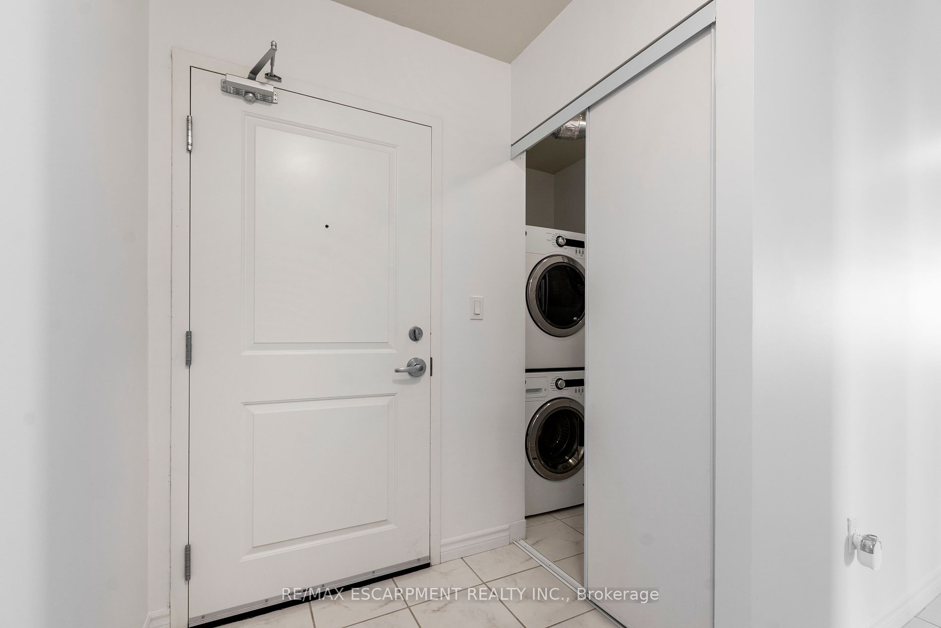630 Sauve St 301 Property Photo 38
