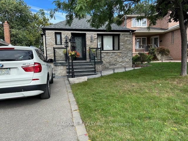 148 Strathnairn Bsmt Ave Property Photo