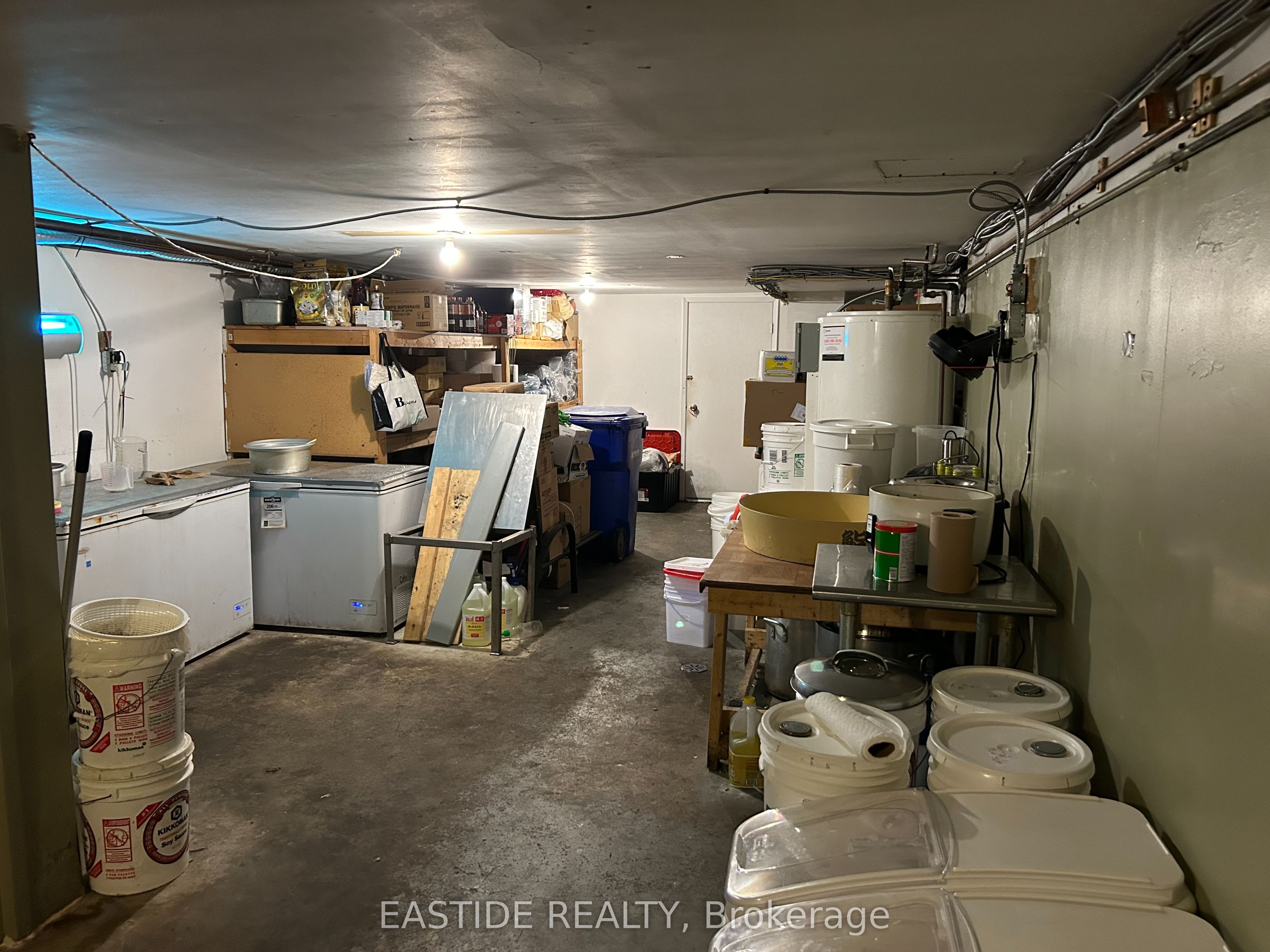 2384 Bloor Street Property Photo 8
