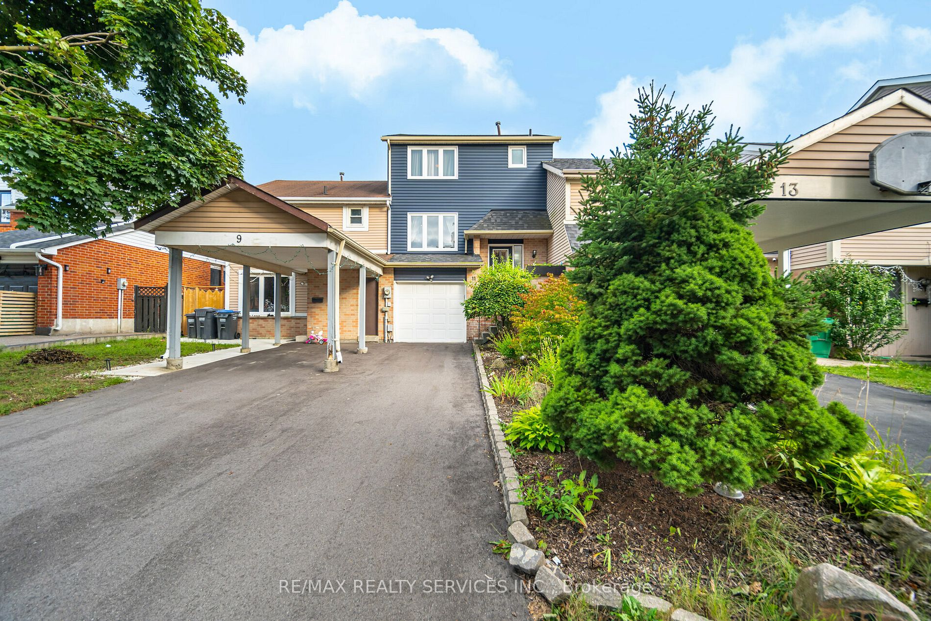 11 Courtleigh Sq Property Photo