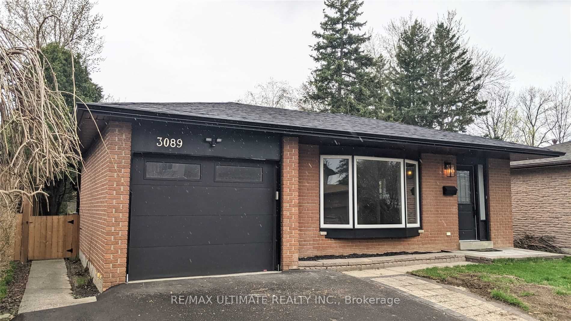 3089 Parkgate Cres Property Photo